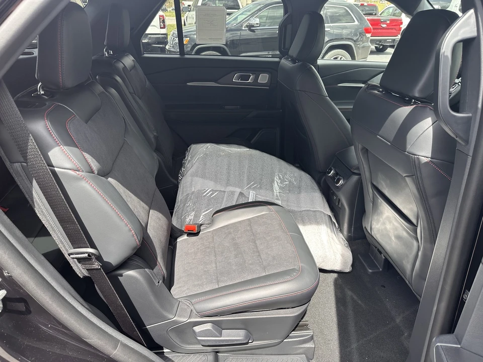 2026 Ford Explorer 6th Gen - Image 15 of 31