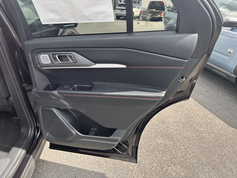 2026 Ford Explorer 6th Gen - Image 14 of 21