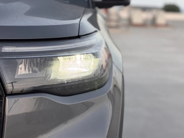 2026 Ford Explorer 6th Gen - Image 8 of 12