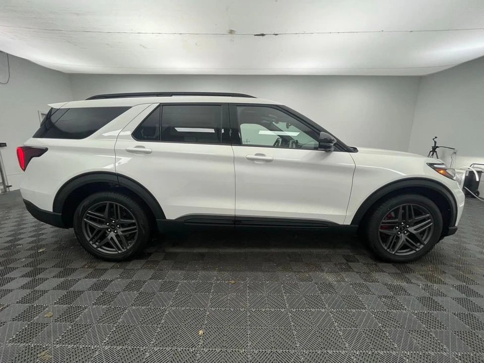 2026 Ford Explorer 6th Gen - Image 7 of 12