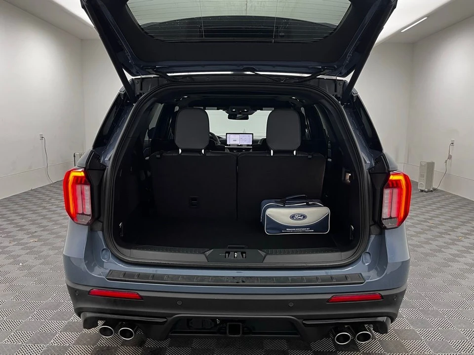 2026 Ford Explorer 6th Gen - Image 9 of 12