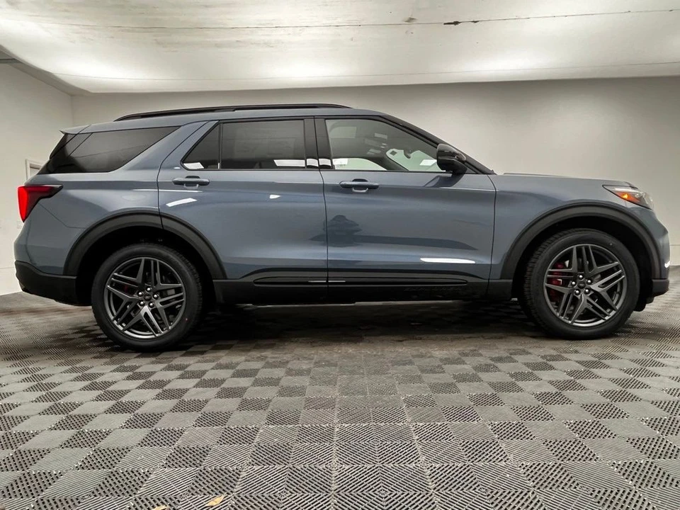 2026 Ford Explorer 6th Gen - Image 7 of 12