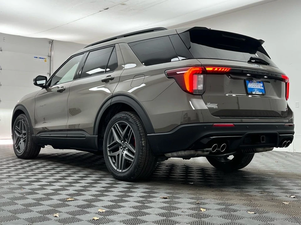 2026 Ford Explorer 6th Gen - Image 12 of 12