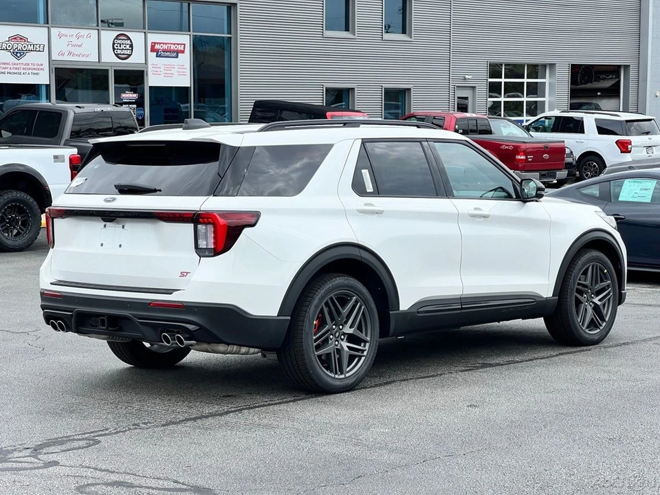 2026 Ford Explorer 6th Gen - Image 6 of 12