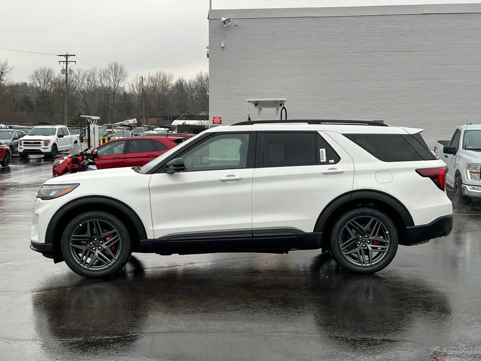 2026 Ford Explorer 6th Gen - Image 2 of 12