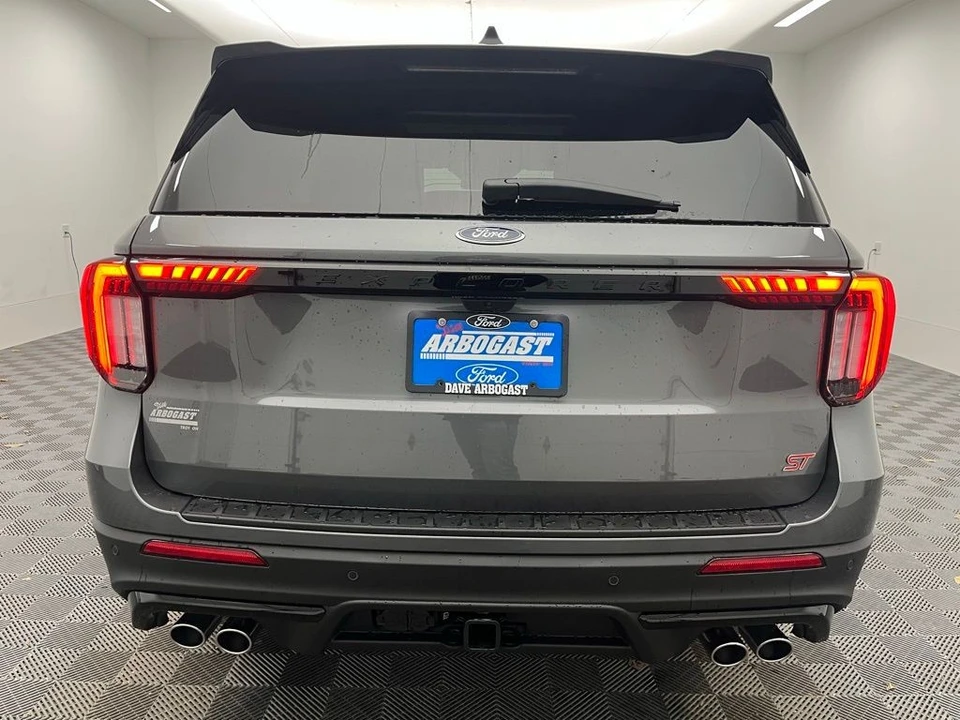2026 Ford Explorer 6th Gen - Image 9 of 12