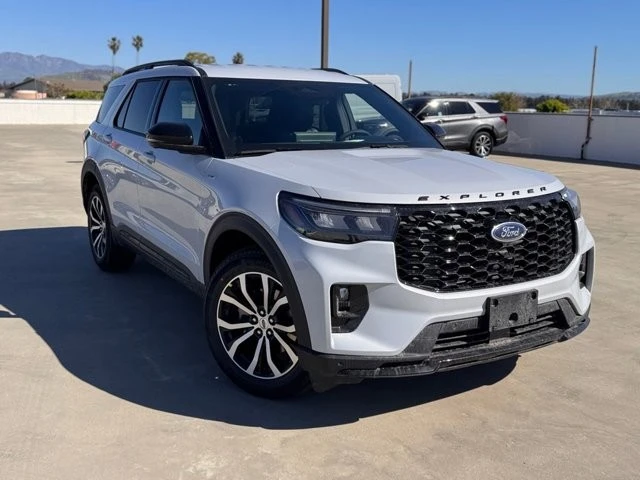 2026 Ford Explorer 6th Gen - Image 2 of 12