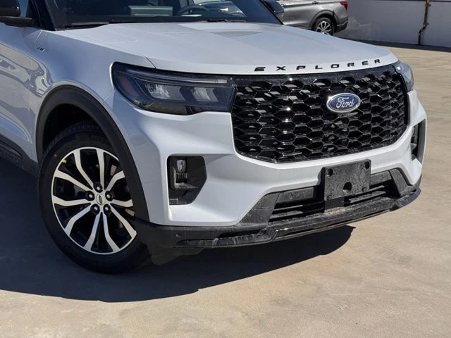 2026 Ford Explorer 6th Gen - Image 3 of 12