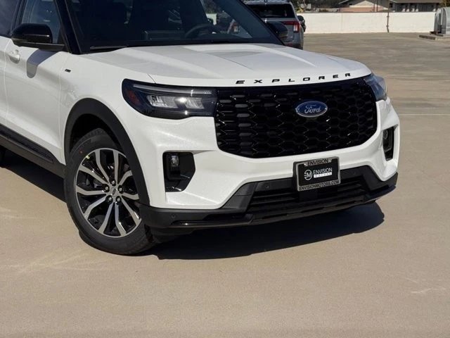 2026 Ford Explorer 6th Gen - Image 3 of 12