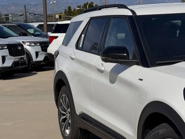 2026 Ford Explorer 6th Gen - Image 5 of 12