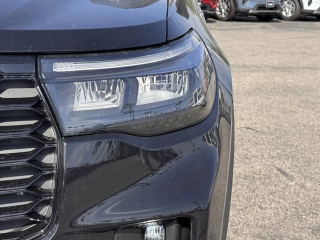 2026 Ford Explorer 6th Gen - Image 8 of 12