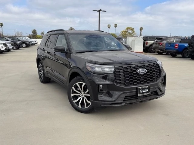2026 Ford Explorer 6th Gen - Image 2 of 12