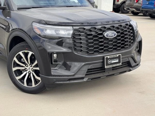2026 Ford Explorer 6th Gen - Image 3 of 12