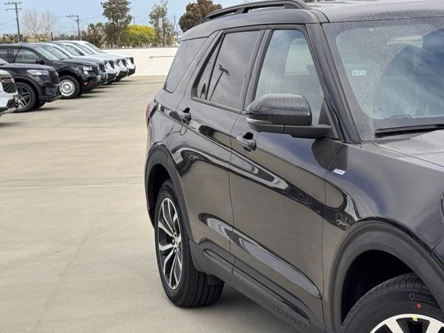 2026 Ford Explorer 6th Gen - Image 5 of 12