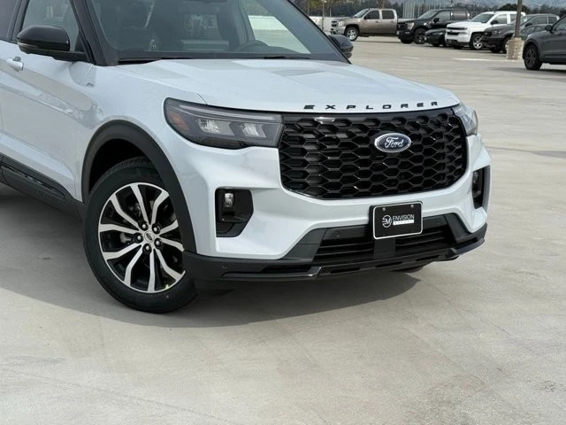 2026 Ford Explorer 6th Gen - Image 3 of 12