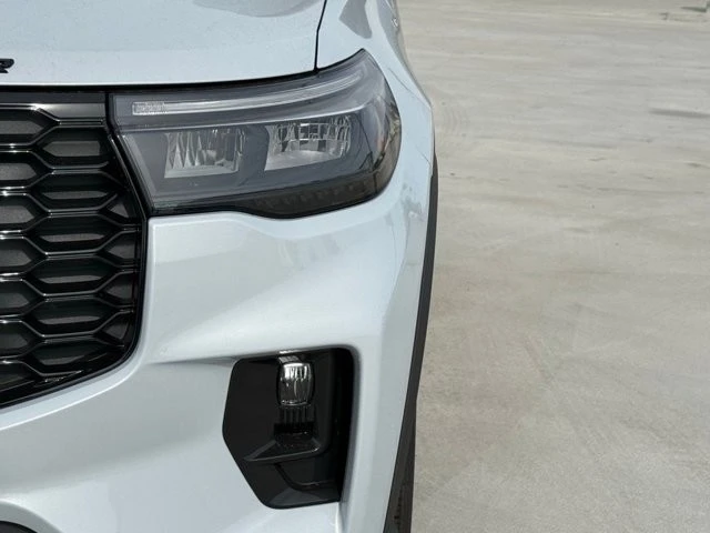 2026 Ford Explorer 6th Gen - Image 8 of 12