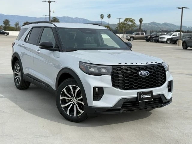 2026 Ford Explorer 6th Gen - Image 2 of 12
