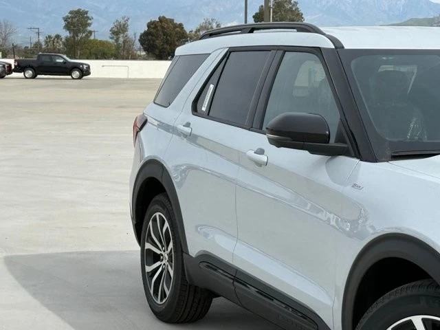 2026 Ford Explorer 6th Gen - Image 5 of 12