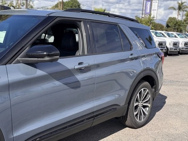 2026 Ford Explorer 6th Gen - Image 9 of 12