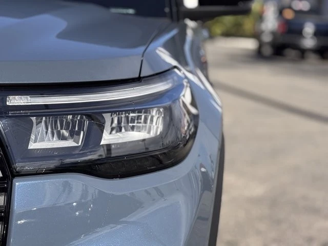 2026 Ford Explorer 6th Gen - Image 8 of 12