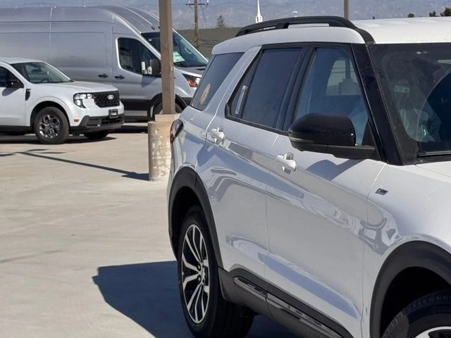 2026 Ford Explorer 6th Gen - Image 5 of 12