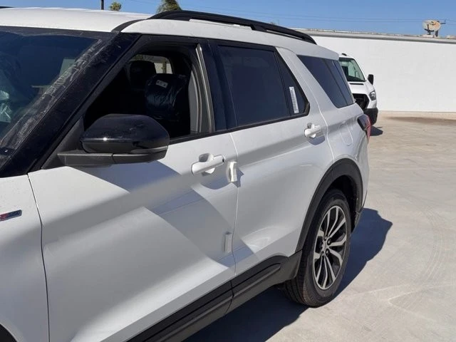 2026 Ford Explorer 6th Gen - Image 9 of 12