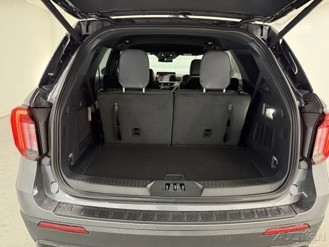 2026 Ford Explorer 6th Gen - Image 7 of 12