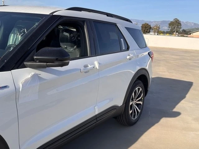 2026 Ford Explorer 6th Gen - Image 9 of 12