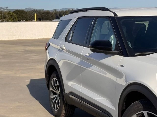 2026 Ford Explorer 6th Gen - Image 5 of 12