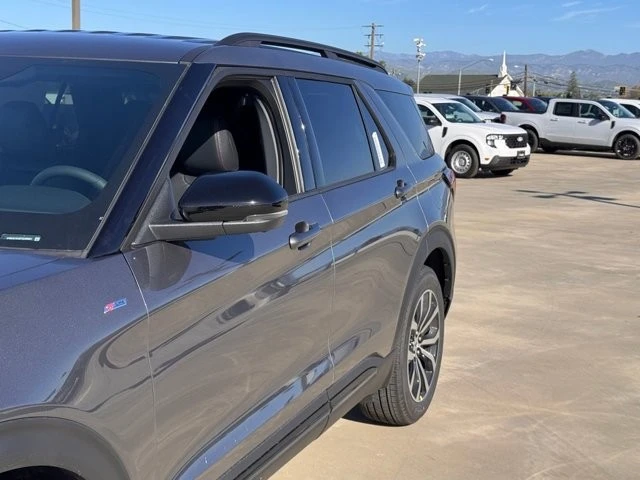 2026 Ford Explorer 6th Gen - Image 9 of 12