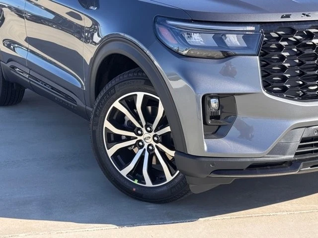 2026 Ford Explorer 6th Gen - Image 4 of 12