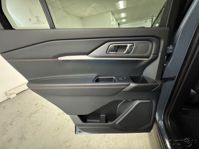 2026 Ford Explorer 6th Gen - Image 8 of 12