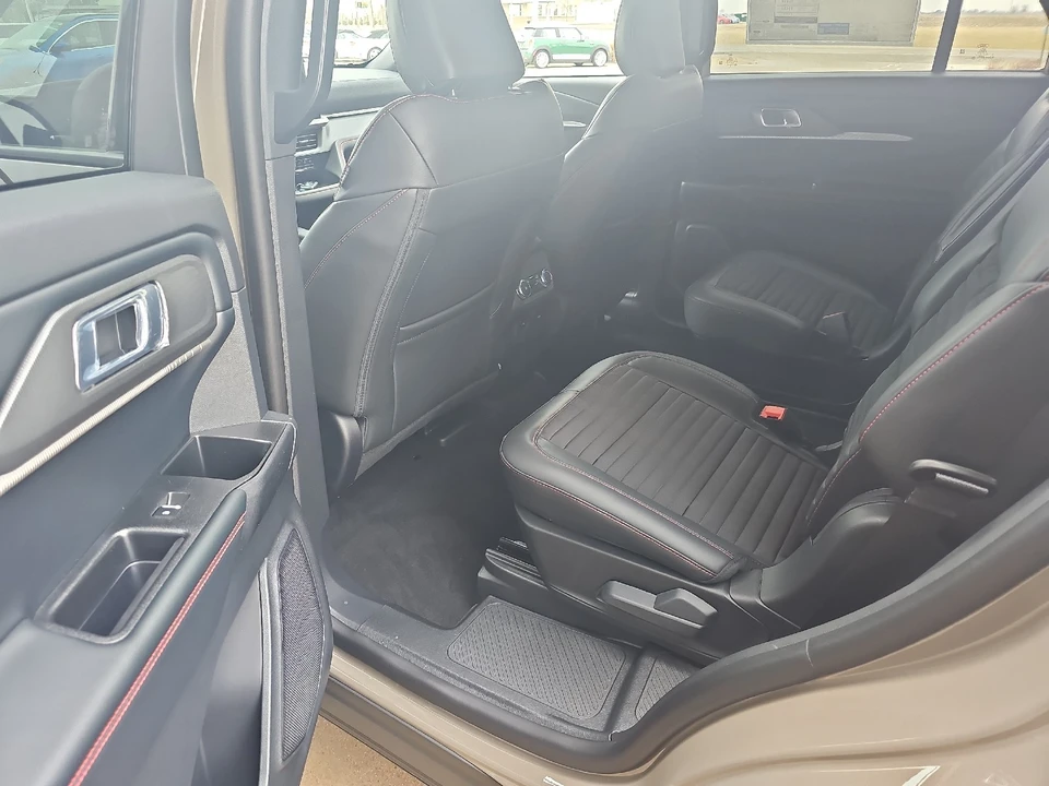 2026 Ford Explorer 6th Gen - Image 17 of 21