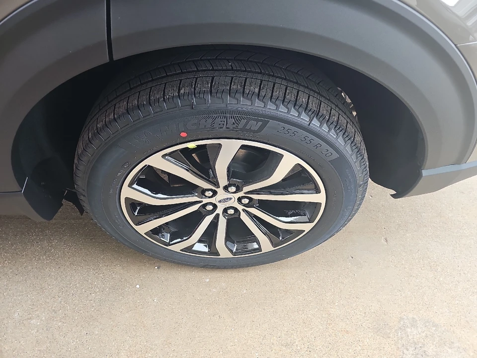 2026 Ford Explorer 6th Gen - Image 16 of 21
