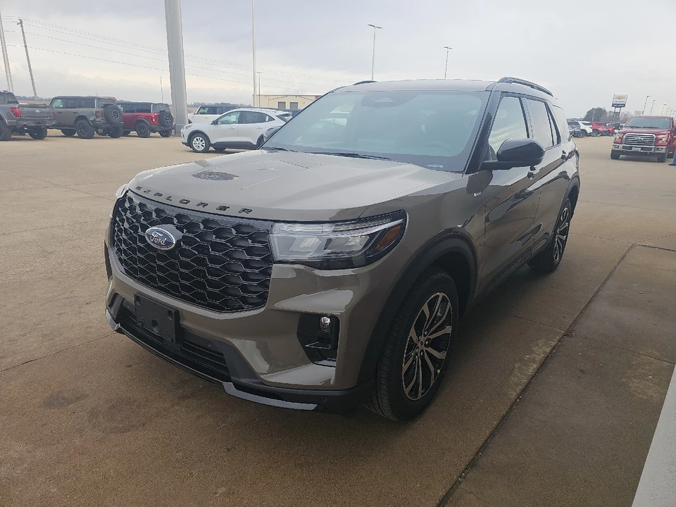 2026 Ford Explorer 6th Gen - Image 20 of 21