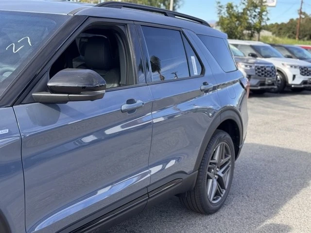 2026 Ford Explorer 6th Gen - Image 9 of 12