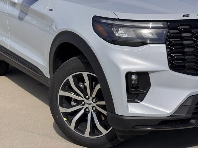 2026 Ford Explorer 6th Gen - Image 4 of 12