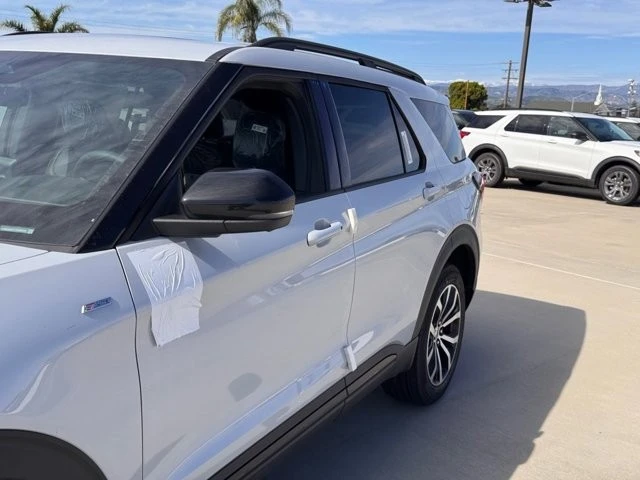 2026 Ford Explorer 6th Gen - Image 9 of 12