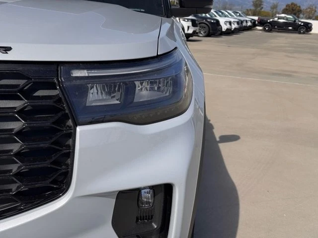 2026 Ford Explorer 6th Gen - Image 8 of 12