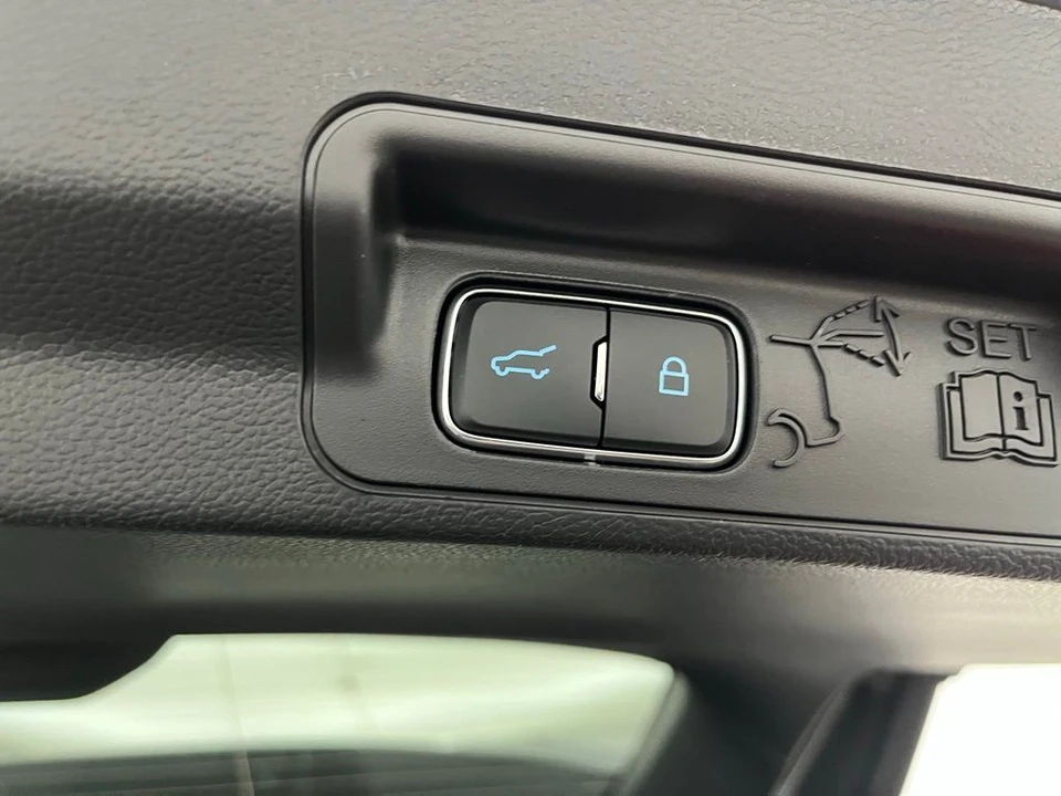 2026 Ford Explorer 6th Gen - Image 10 of 12