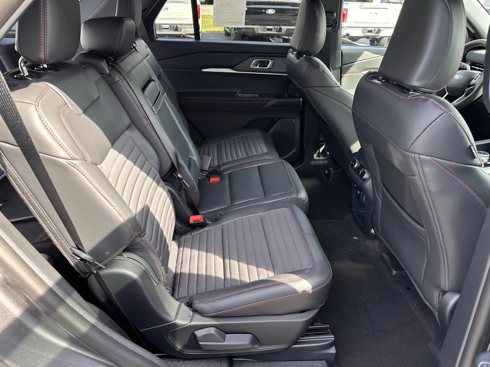 2026 Ford Explorer 6th Gen - Image 16 of 31