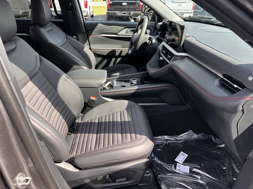 2026 Ford Explorer 6th Gen - Image 14 of 31