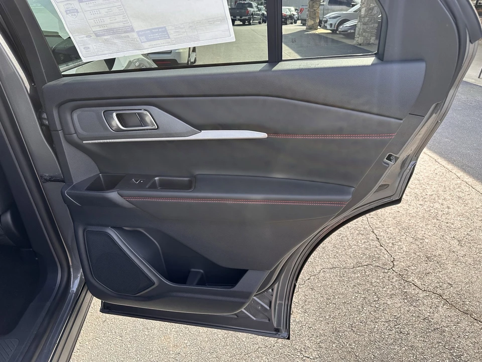 2026 Ford Explorer 6th Gen - Image 15 of 31