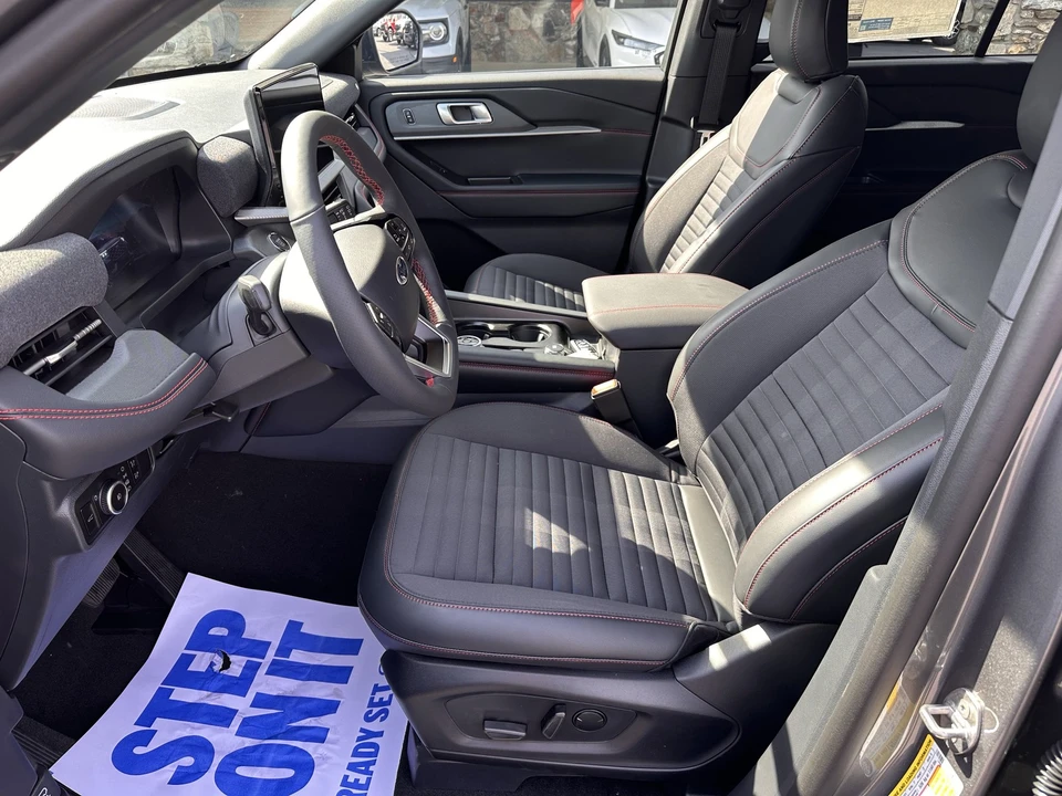 2026 Ford Explorer 6th Gen - Image 10 of 31