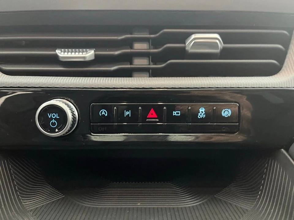 2026 Ford Explorer 6th Gen - Image 7 of 12