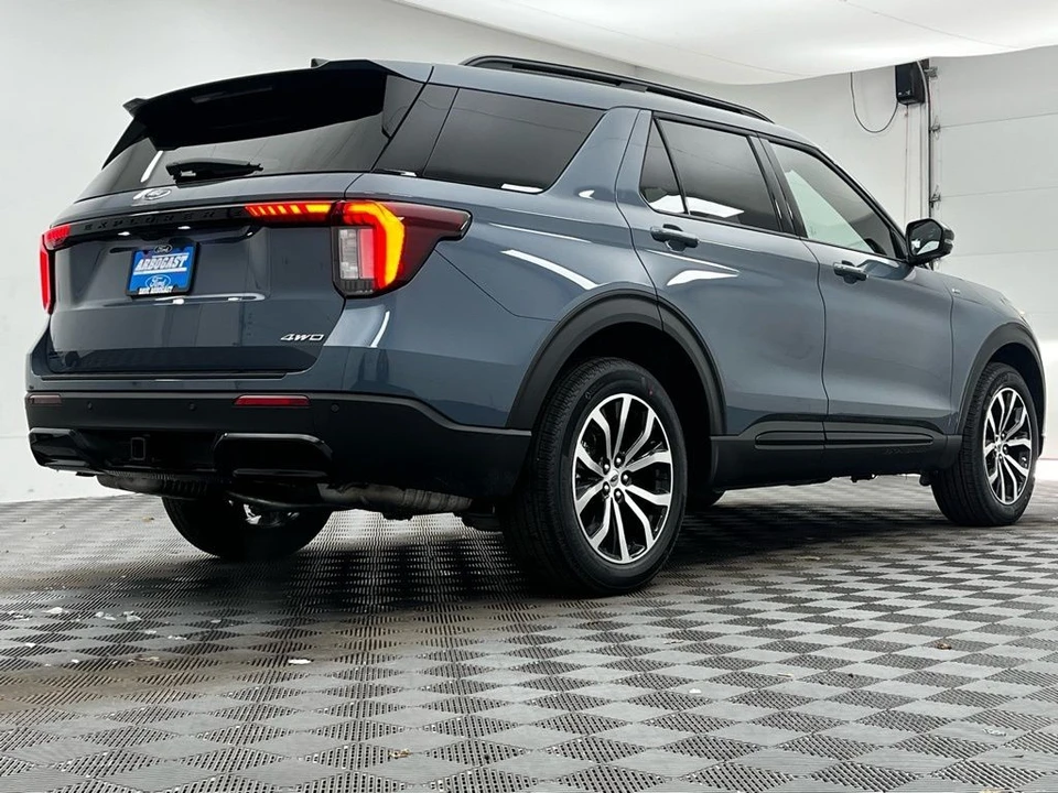 2026 Ford Explorer 6th Gen - Image 7 of 12