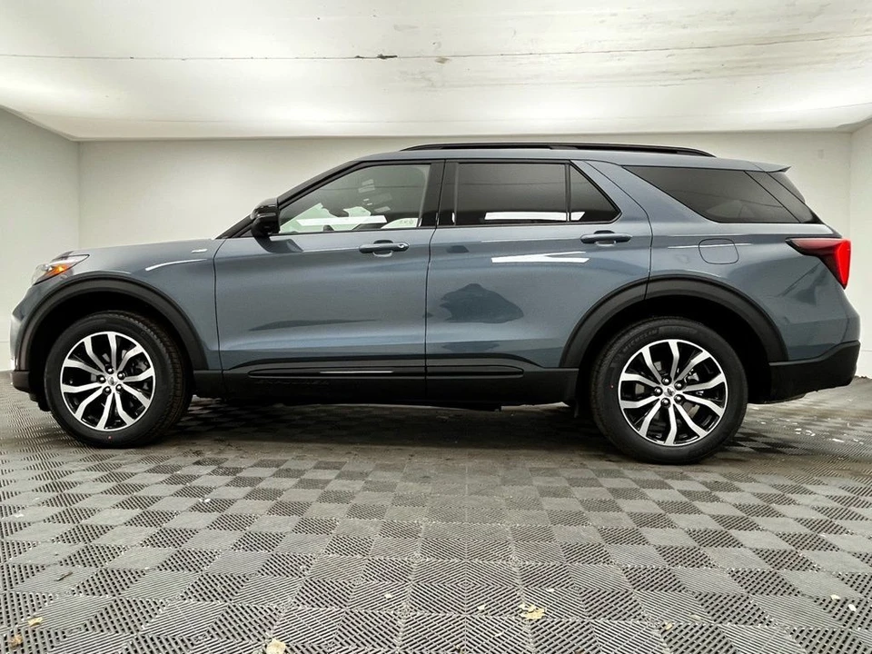2026 Ford Explorer 6th Gen - Image 12 of 12