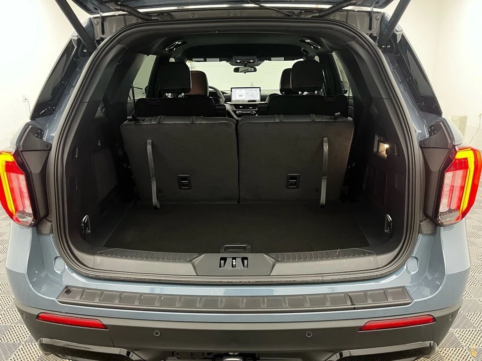 2026 Ford Explorer 6th Gen - Image 9 of 12