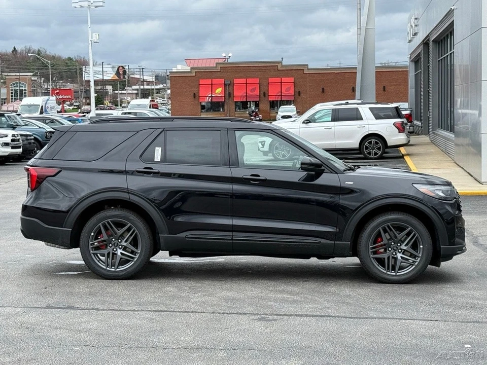 2026 Ford Explorer 6th Gen - Image 7 of 21