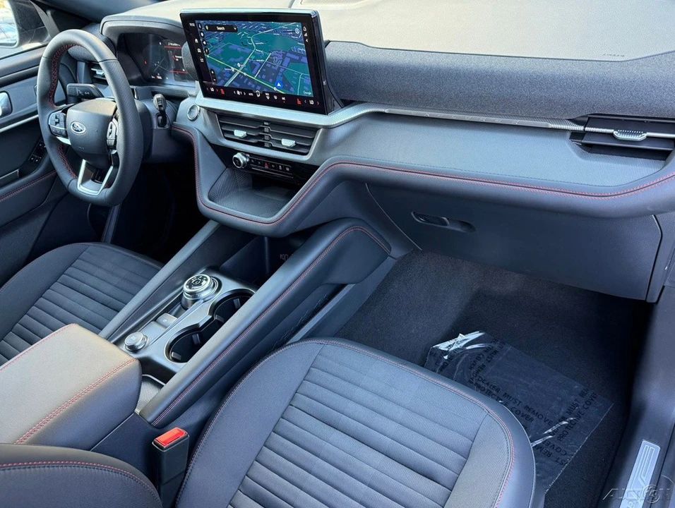 2026 Ford Explorer 6th Gen - Image 19 of 21
